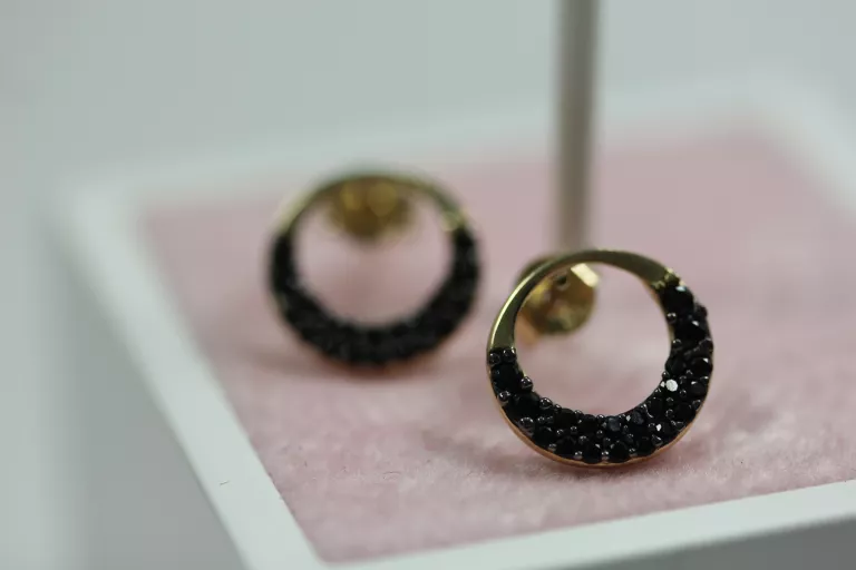 zlote-kolczyki-585-kola-czarne-cyrkonie-128g-kolor-dominujacy-zloty