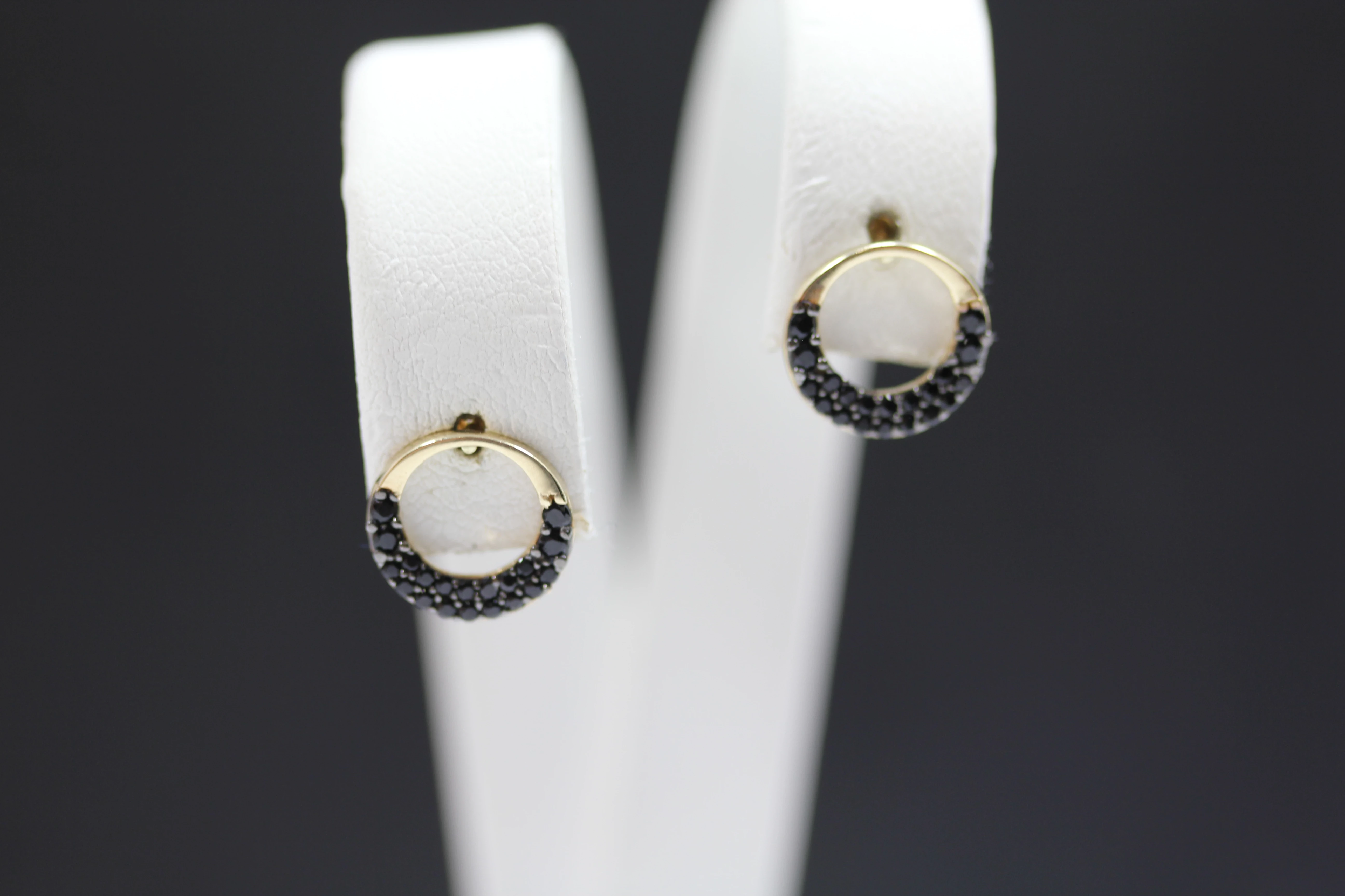 zlote-kolczyki-585-kola-czarne-cyrkonie-128g-rodzaj-bigla-sztyft