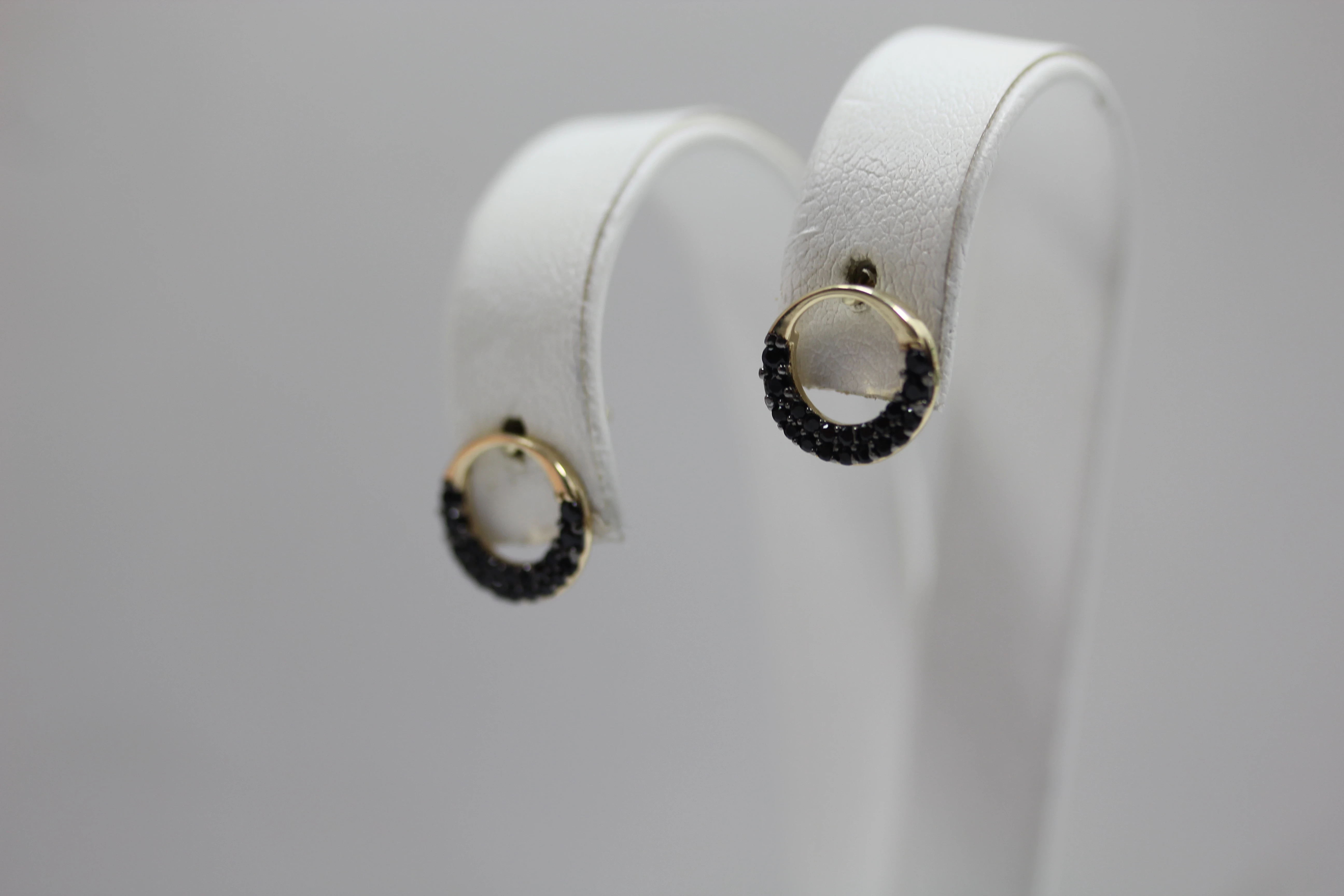 zlote-kolczyki-585-kola-czarne-cyrkonie-128g-ean-gtin-4374599673492