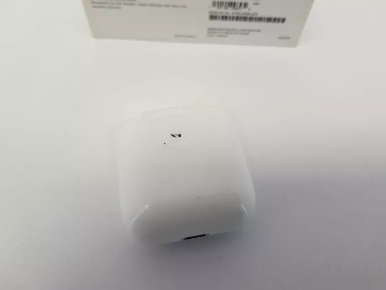 sluchawki-airpods-1-generacji-marka-apple