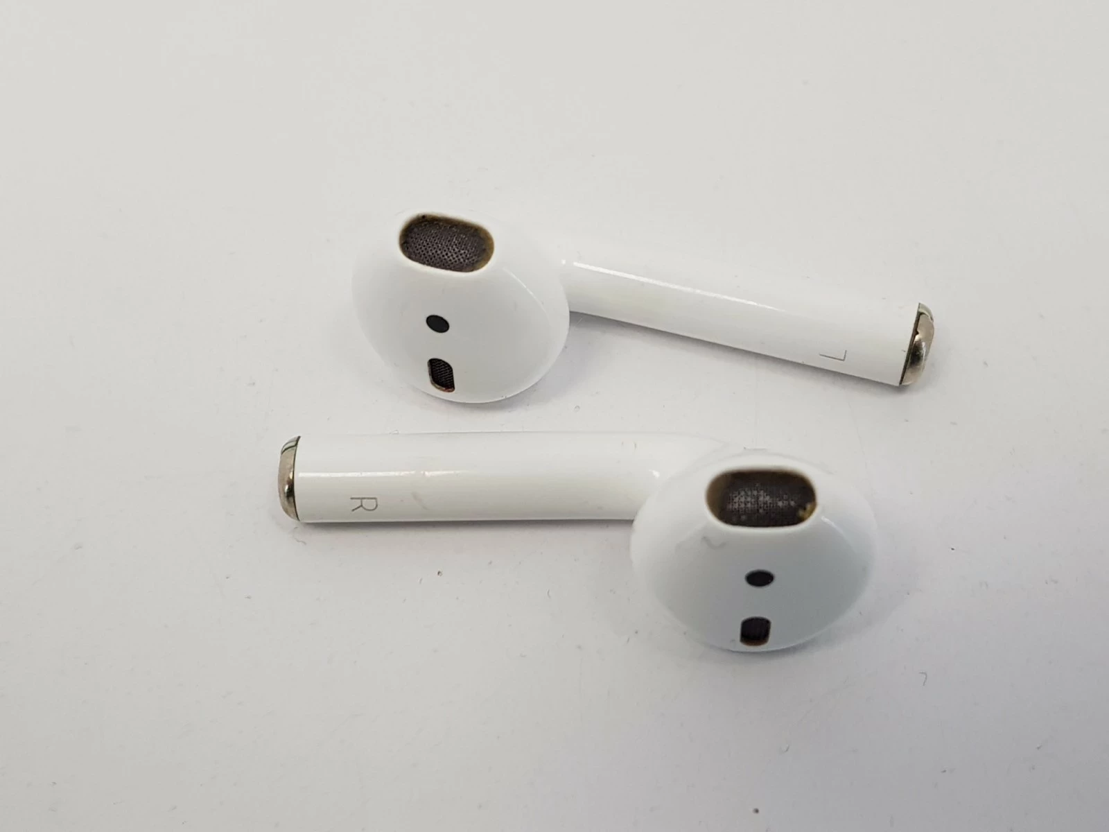 sluchawki-airpods-1-generacji-kod-producenta-mrxj2zma
