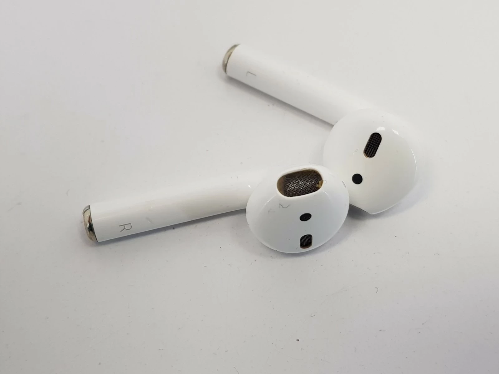 sluchawki-airpods-1-generacji-ean-gtin-9050853789318