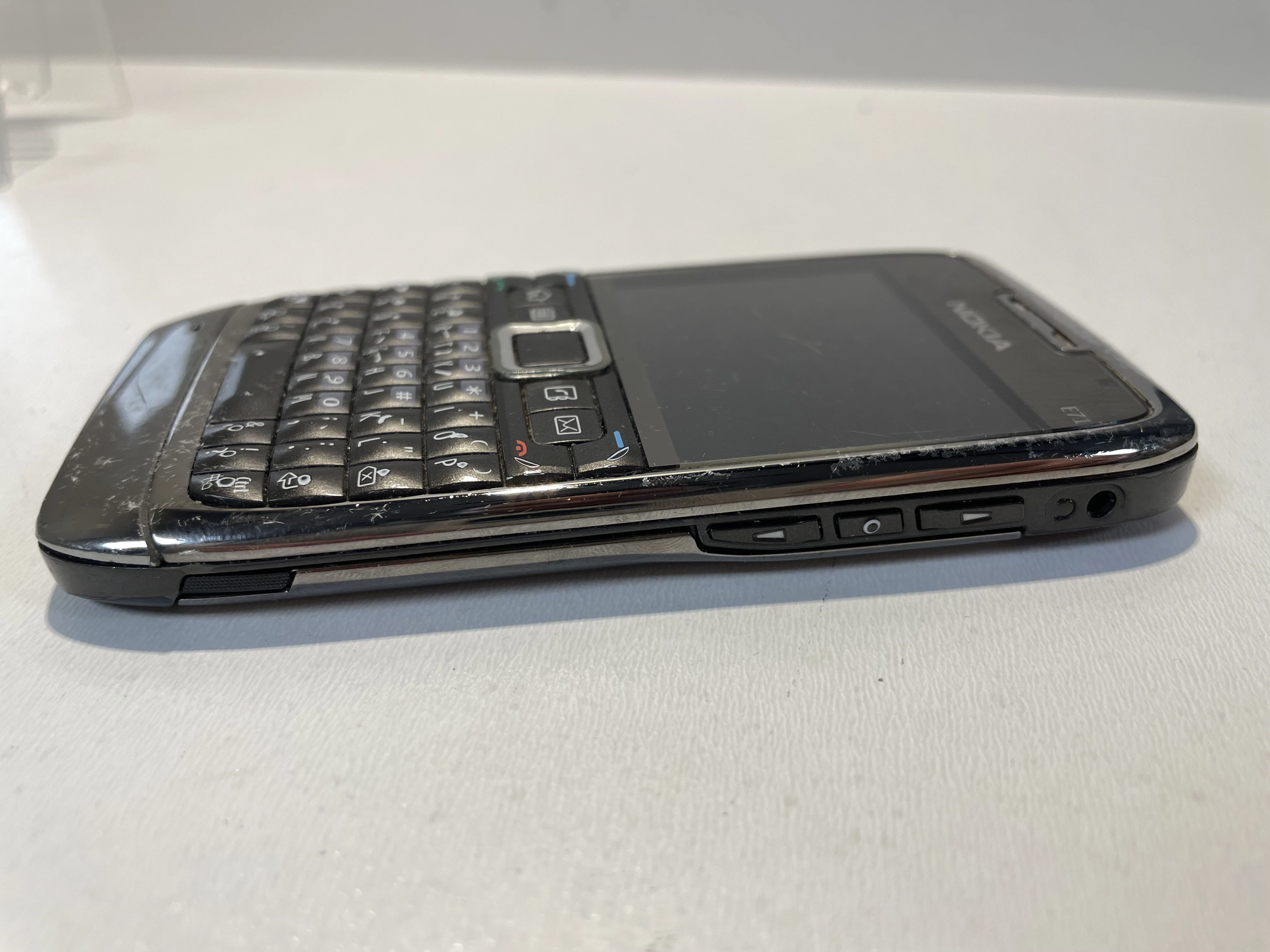 telefon-nokia-e71-simlock-plus-typ-telefon-komorkowy