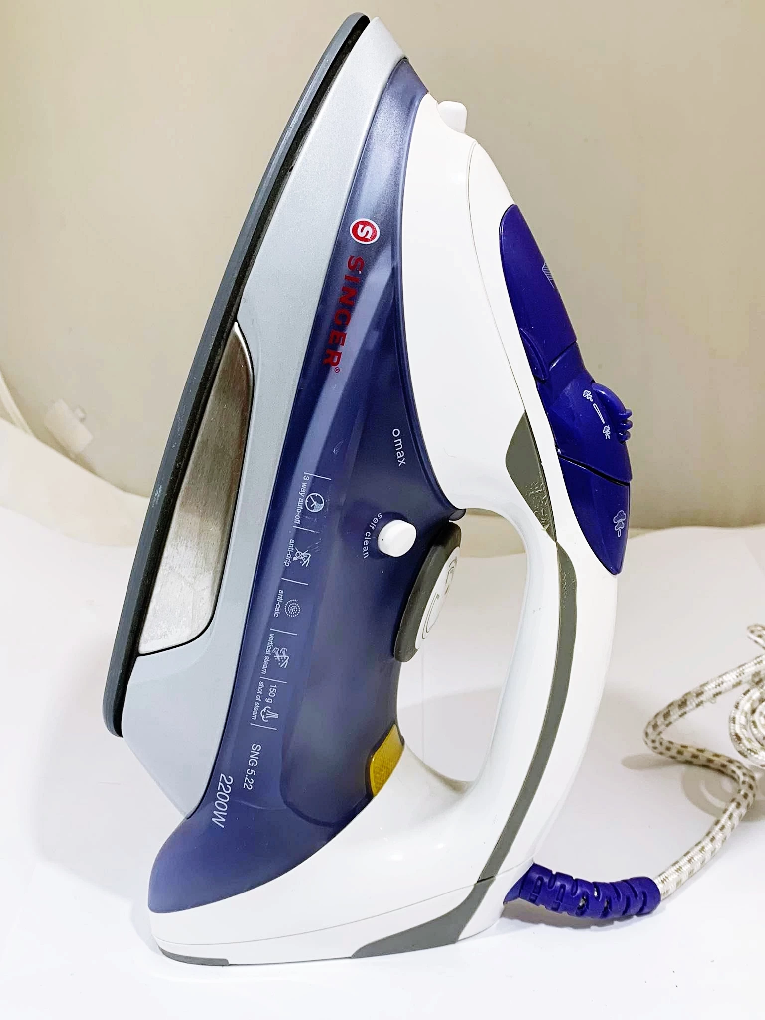 zelazko-singer-2200w-sng522-kolor-dominujacy-fioletowy