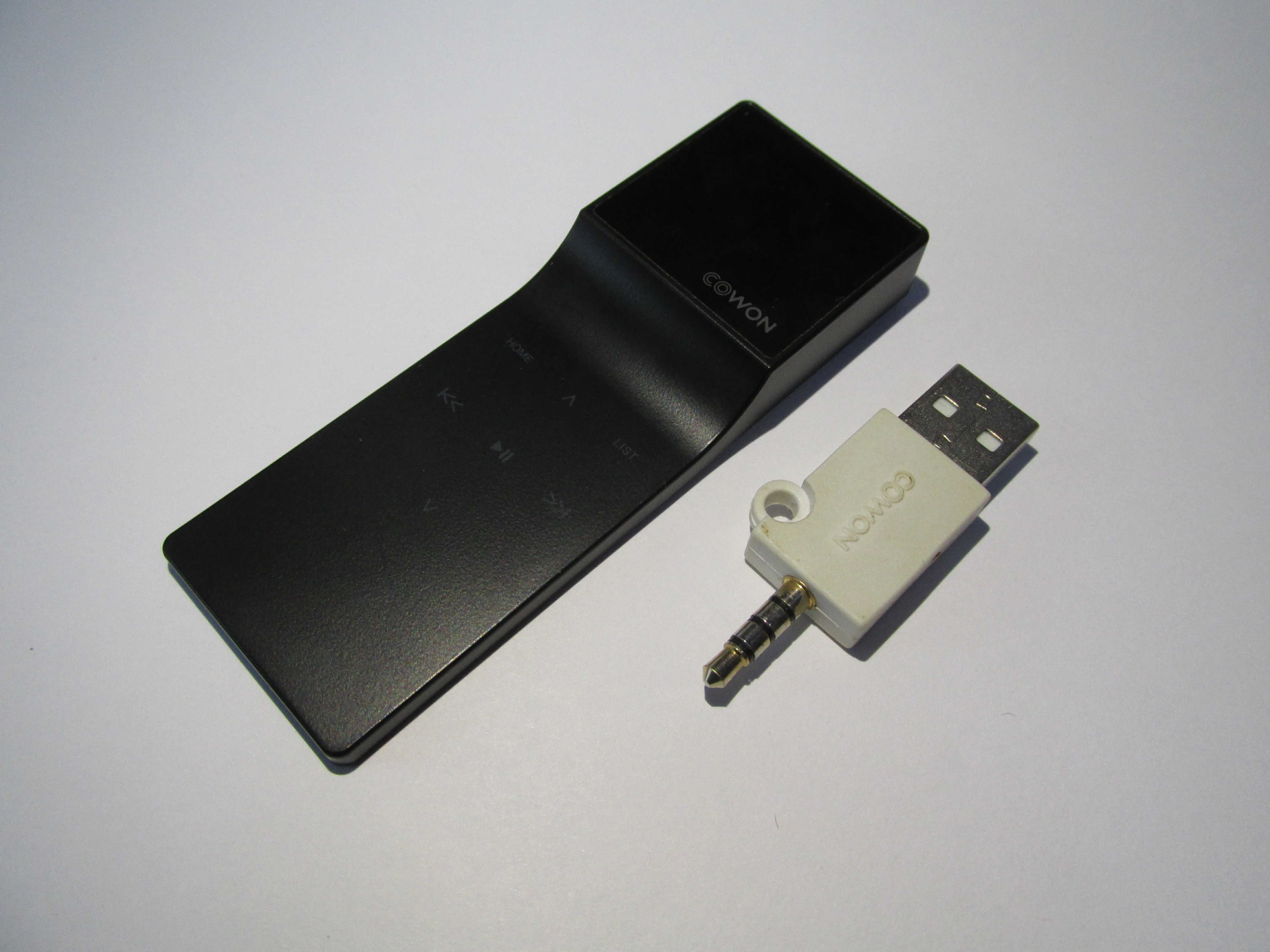 odtwarzacz-mp3-cowon-e3-8gb-kolor-bialy