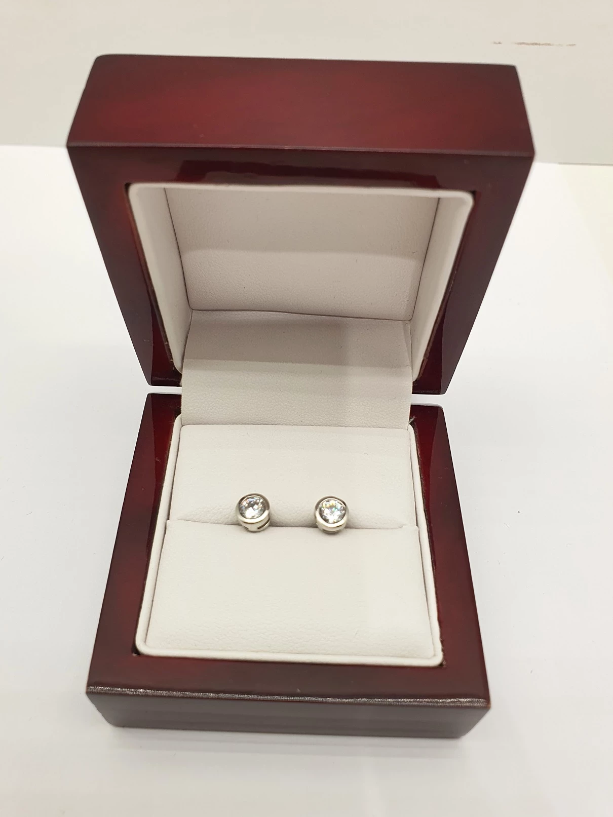 srebrne-klasyczne-kolczyki-14g-925-stan-nowy