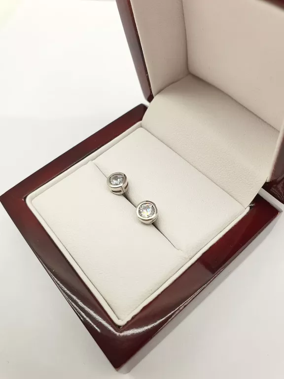 srebrne-klasyczne-kolczyki-14g-925-rodzaj-wyrob-jubilerski