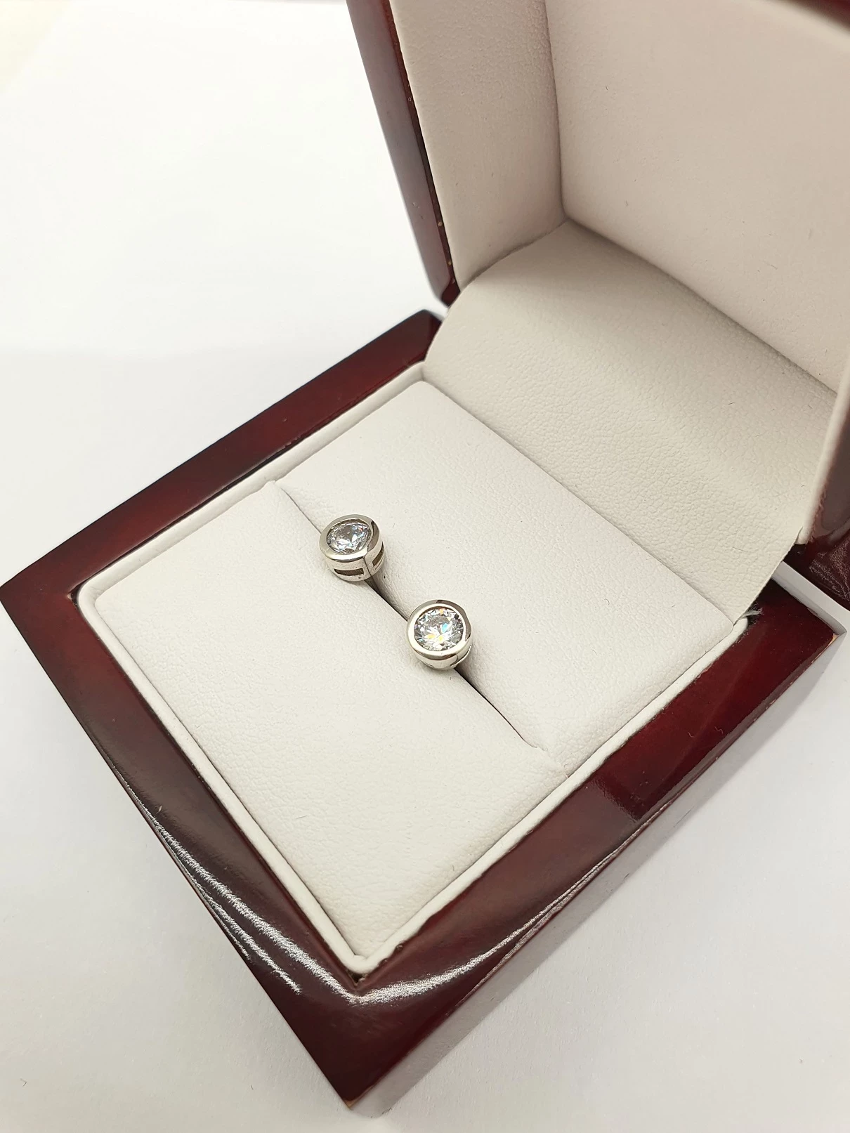 srebrne-klasyczne-kolczyki-14g-925-rodzaj-wyrob-jubilerski