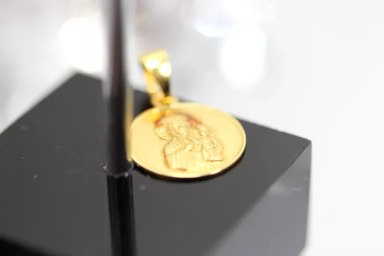 zlota-zawieszka-matka-boska-p585-117g-kamien-17088-524288