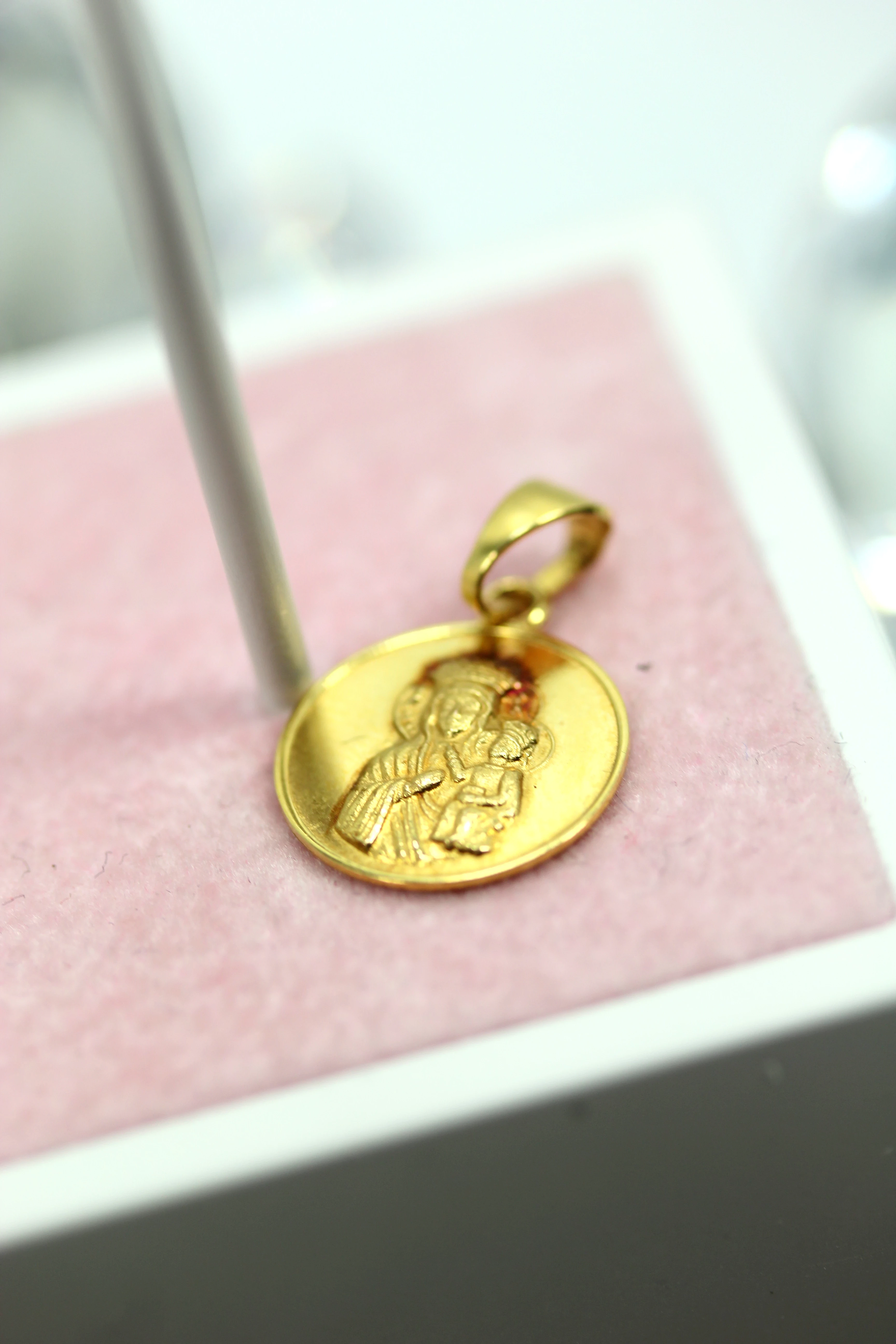 zlota-zawieszka-matka-boska-p585-117g-gorczewska-21-warszawa