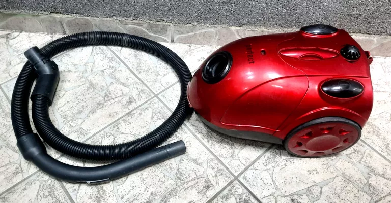 odkurzacz-perfect-czerwony-moc-1600