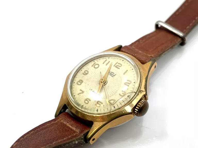 ZEGAREK ZARIA 17 RUBIS