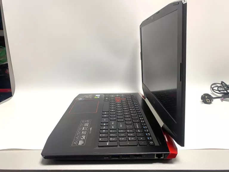 LAPTOP ACER ASPIRE VX 15 I5/16GB RAM/1000 GB DYSK