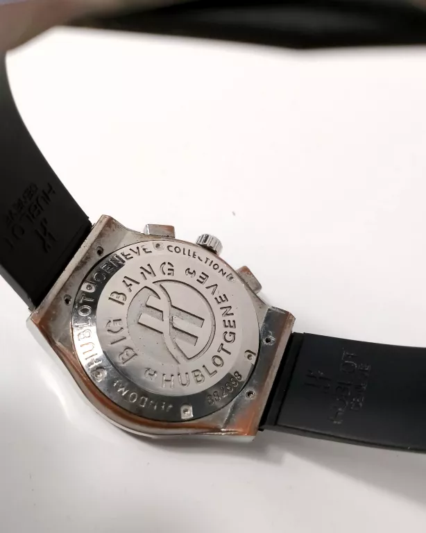 zegarek-damski-geneva-z-cyrkoniami-typ-nareczny