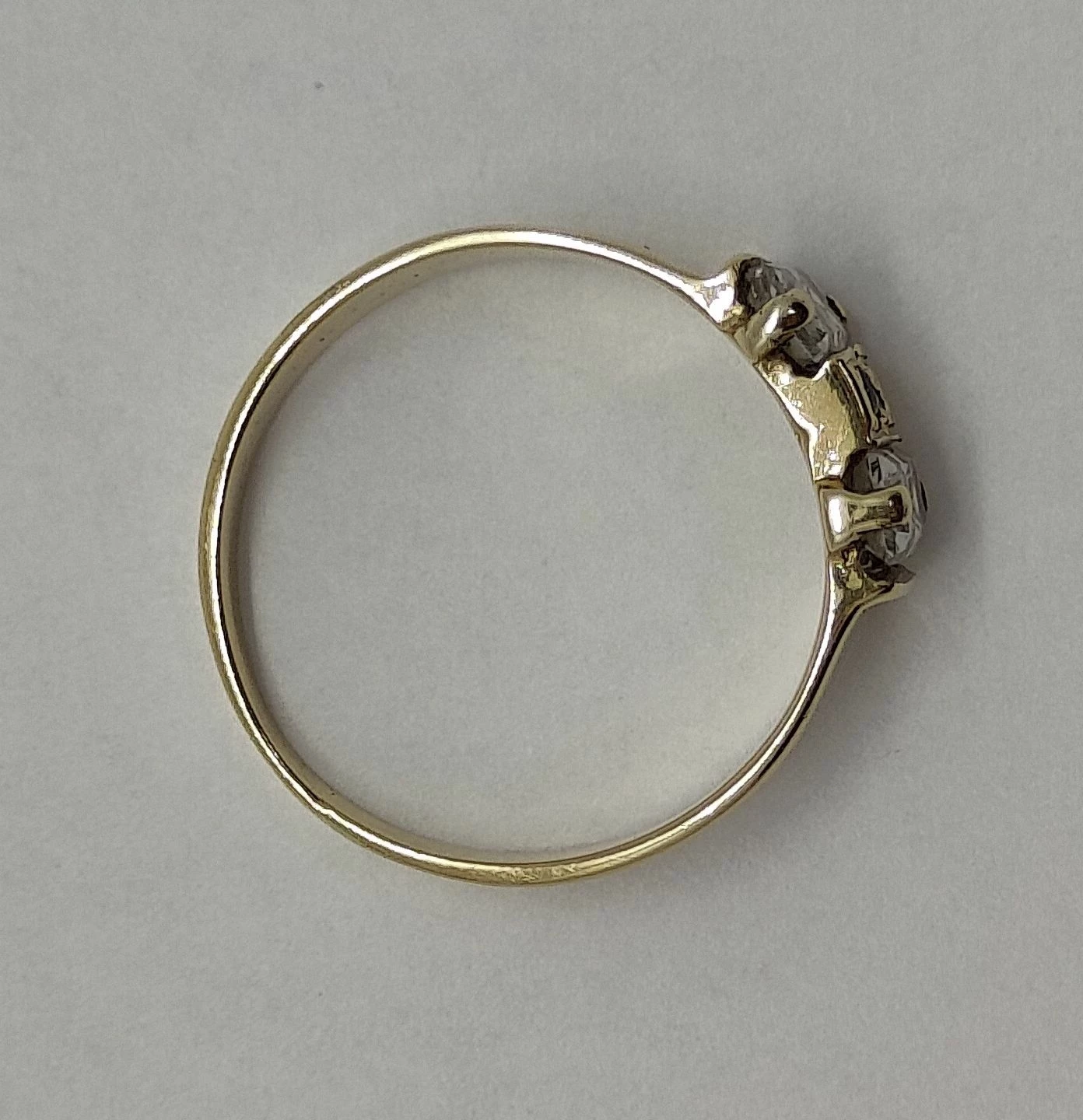 gustowny-zloty-pierscionek-z-cyrkoniami-238g585-kolor-dominujacy-zloty