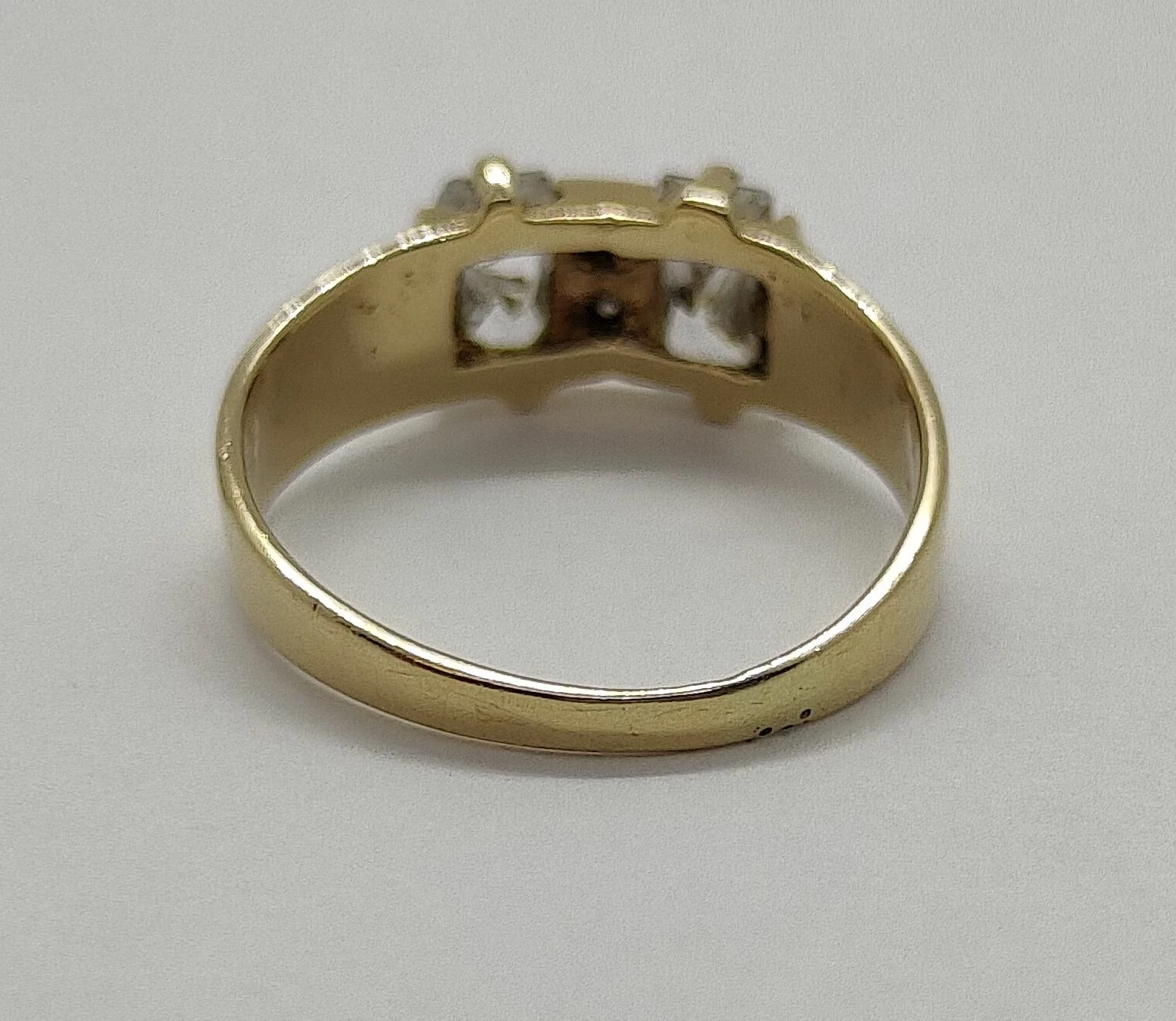 gustowny-zloty-pierscionek-z-cyrkoniami-238g585-stan-uzywany