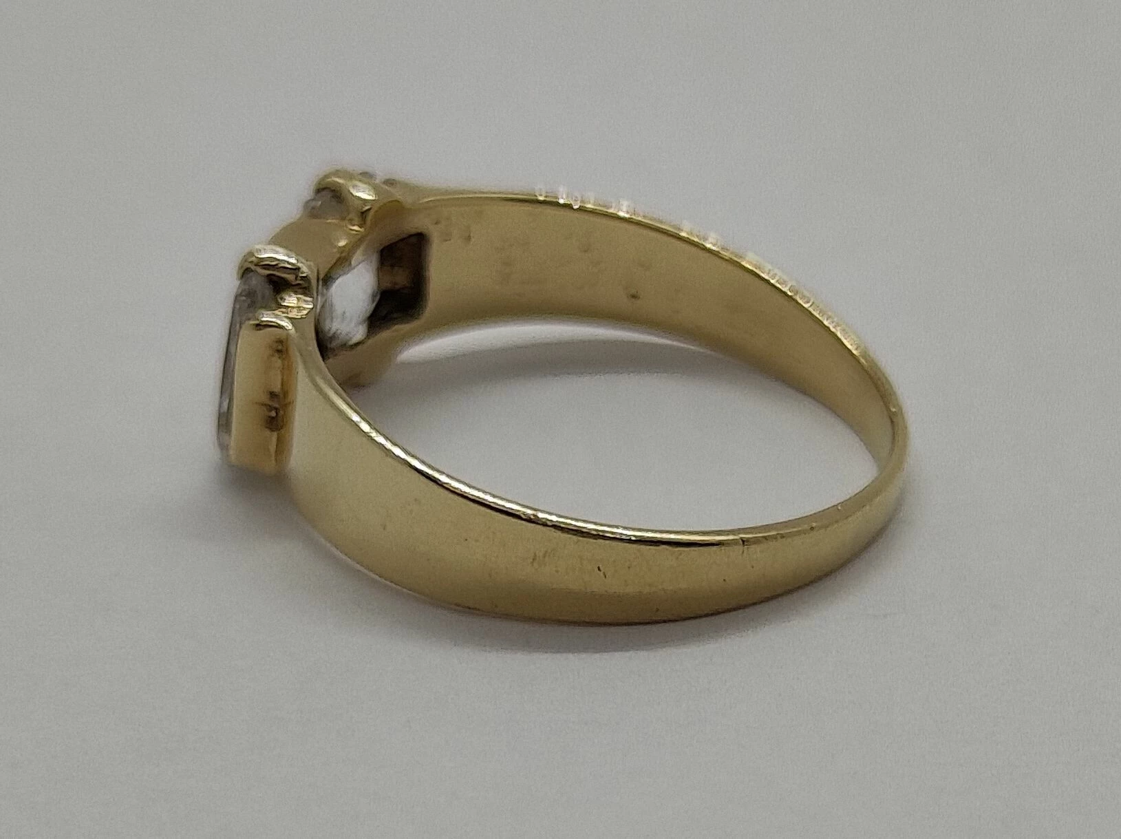 gustowny-zloty-pierscionek-z-cyrkoniami-238g585-rodzaj-klasyczne