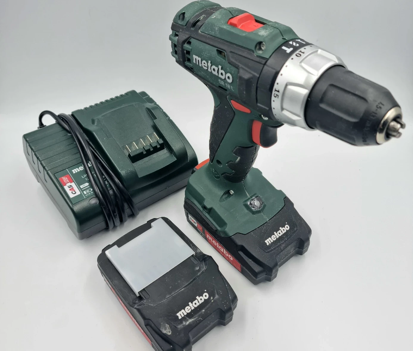 akumulatorowa-wiertarka-udarowa-sb-18-l-metabo-zasilanie-akumulatorowe