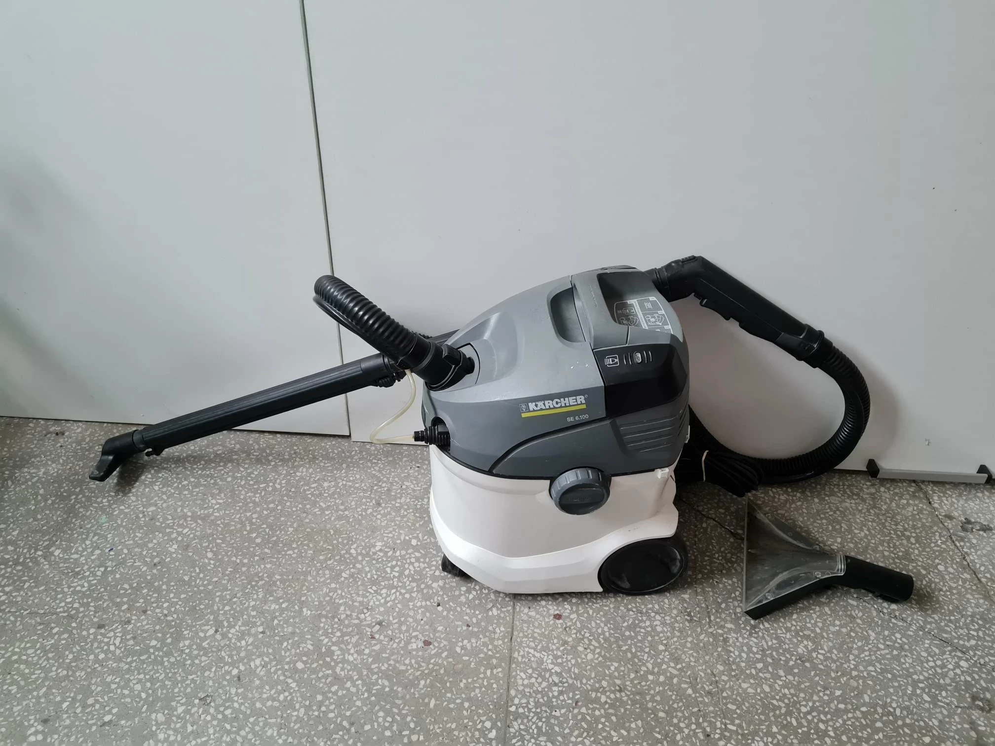 odkurzacz-pioracy-karcher-se-6100-1400w-4l-stan-uzywany