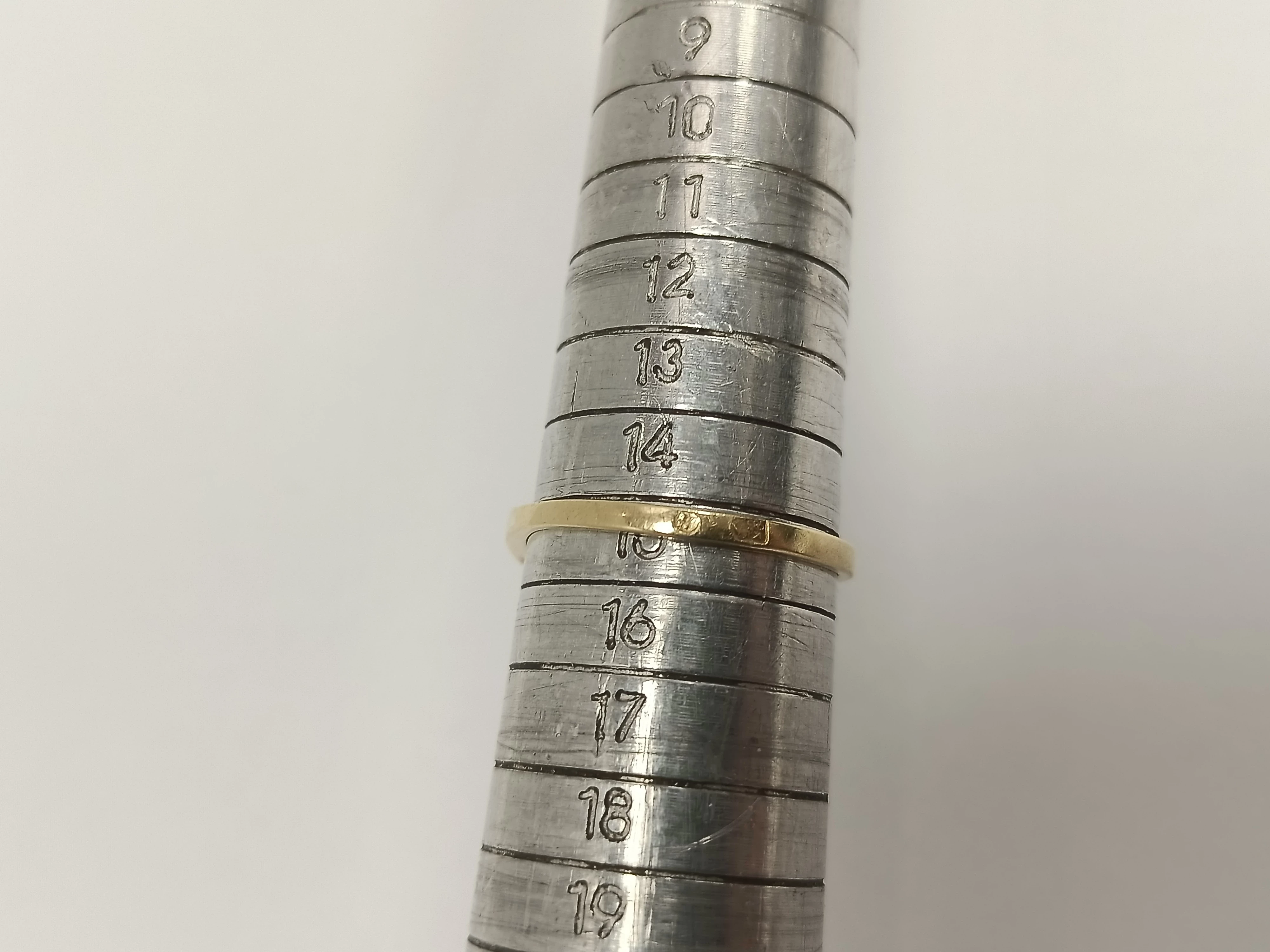 ciekawy-zloty-pierscionek-314g-pr585-rozm15-plec-15851-1