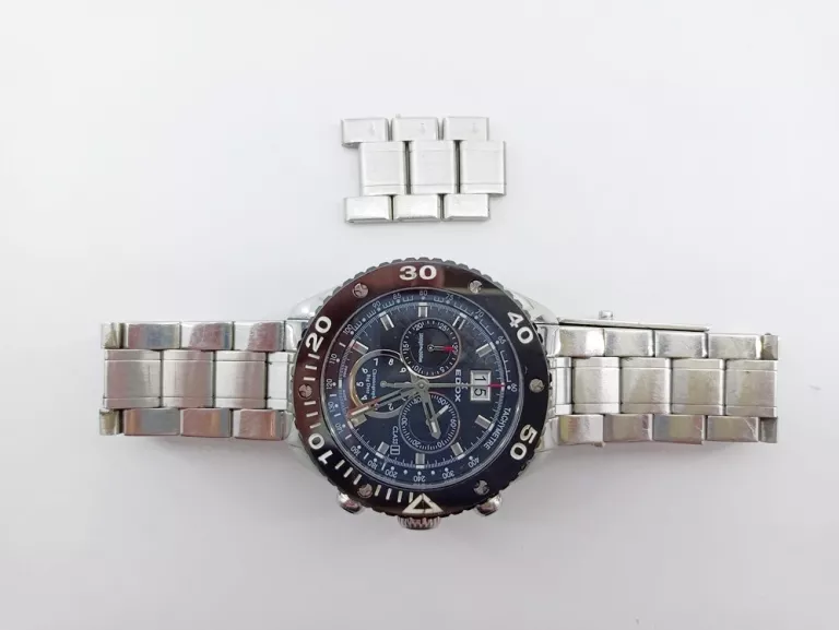 zegarek-edox-class-1-z-uszkodzeniem-ksztalt-koperty-okragla