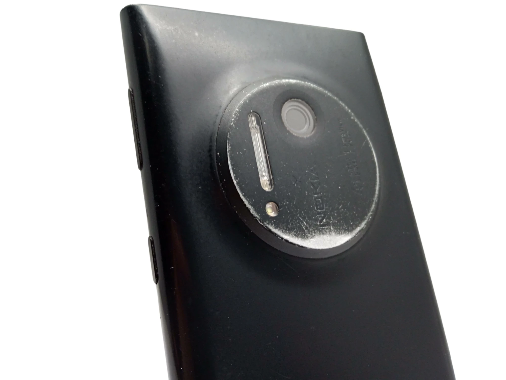 nokia-lumia-1020-909-2gb32gb-opis-przekatna-ekranu-45