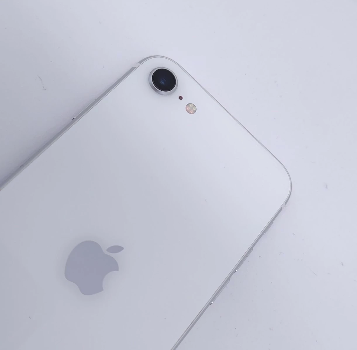 apple-iphone-se-2021-przekatna-ekranu-47