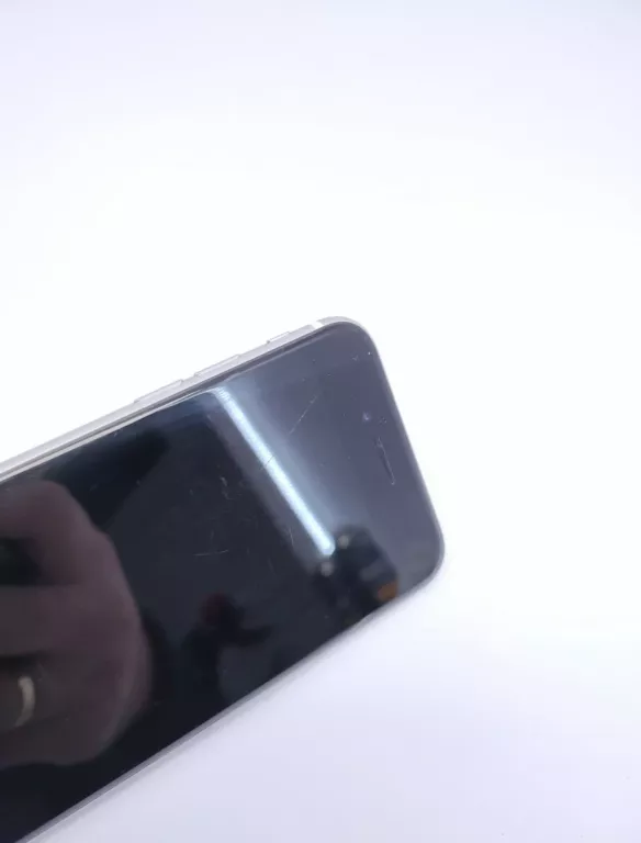 apple-iphone-se-2021-wbudowana-pamiec-64-gb