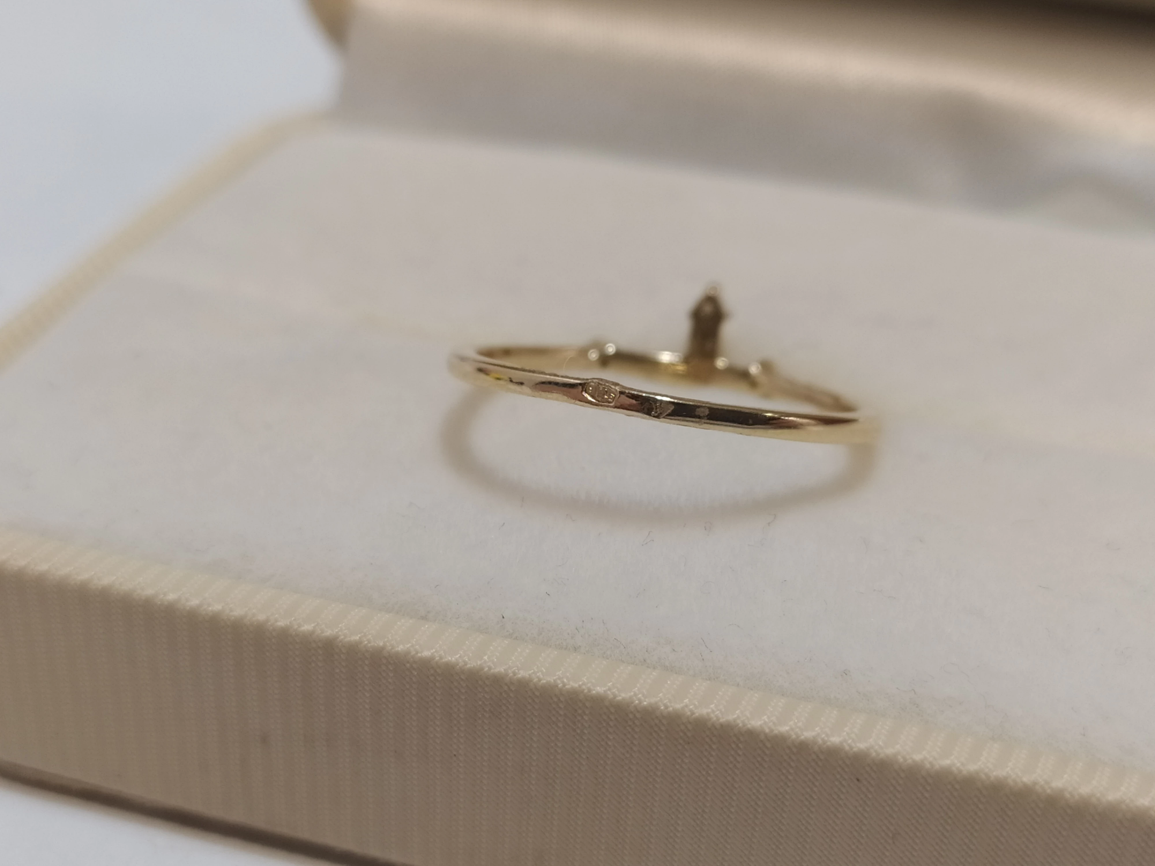 ladny-zloty-pierscionek-krzyzyk-pr585-167g-r18-kolor-dominujacy-205826-225106