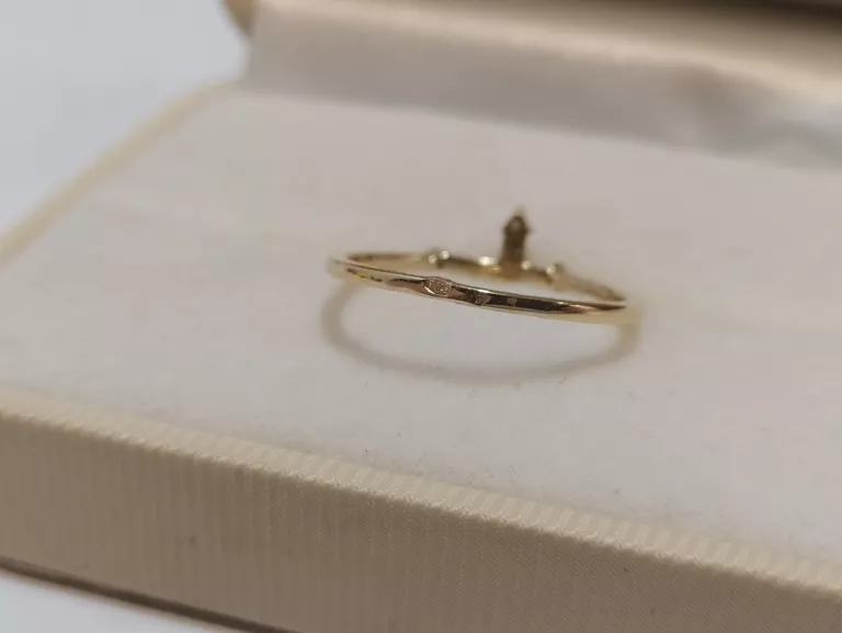 ladny-zloty-pierscionek-krzyzyk-pr585-167g-r18-kolor-dominujacy-205826-225106