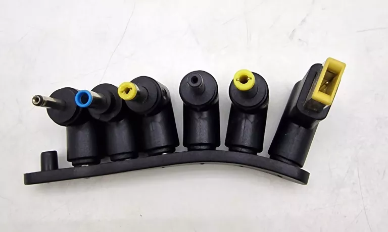 hama-zasilacz-uniwersalny-do-laptopa-12-22v-90w-stan-uzywany