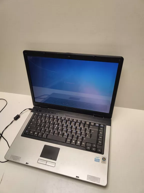 LAPTOP MEDION MIM2300  CZYTAJ OPIS