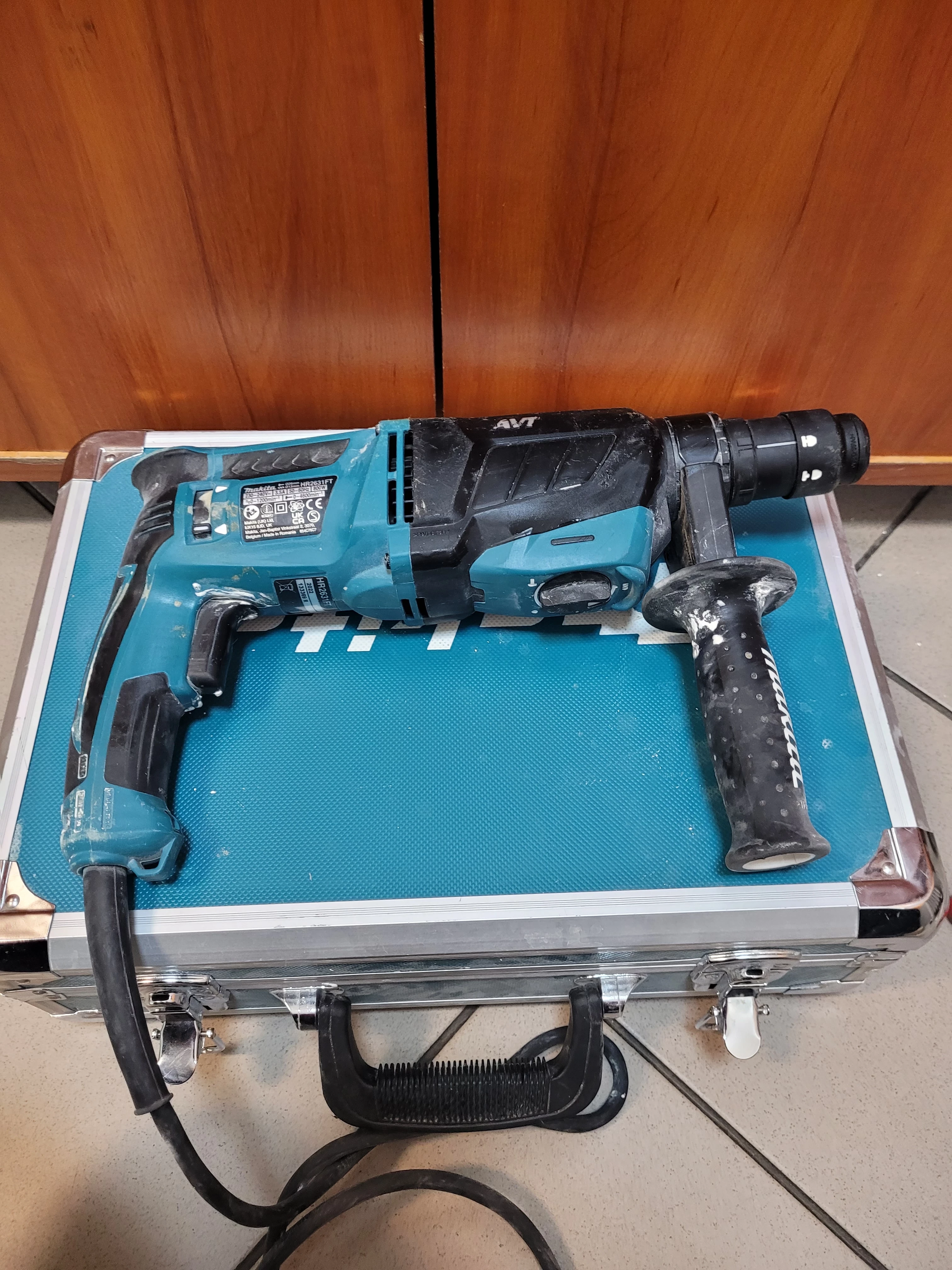 Makita hr2631ft online 240v