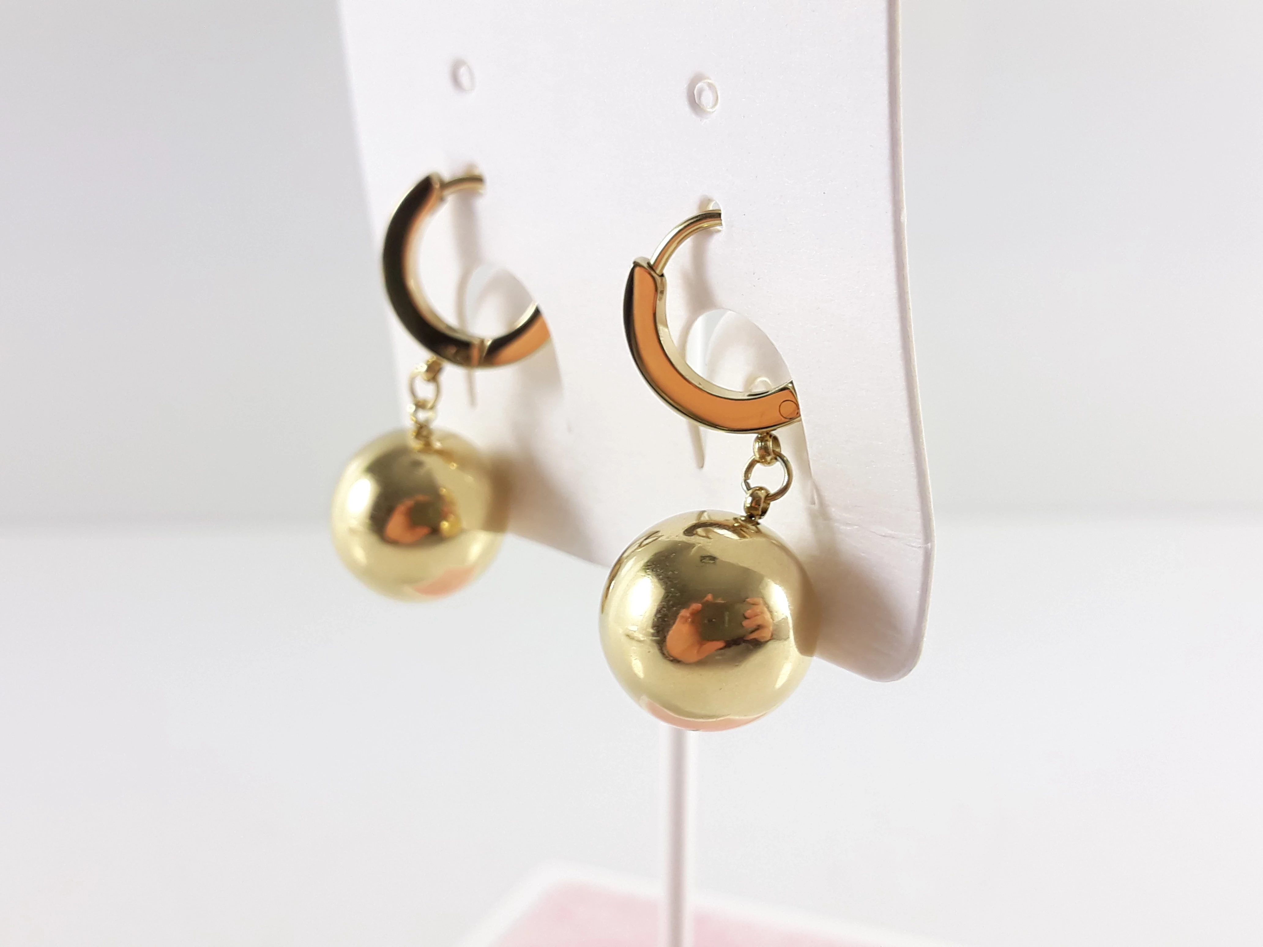 kolczyki-stal-pozlacana-kulka-wiszaca-na-kole-polwiejska-13-poznan-ska-x