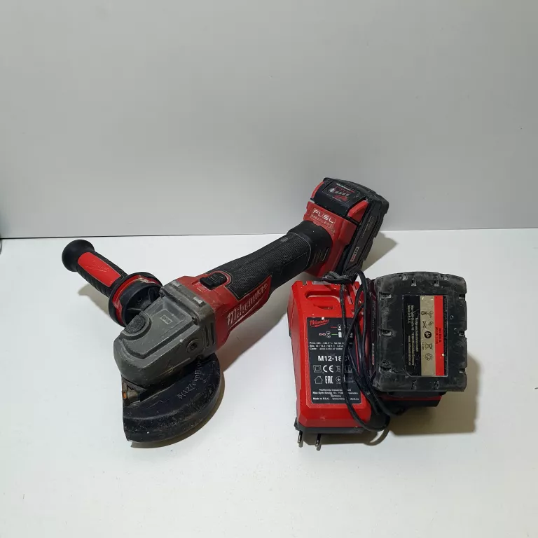 SZLIFIERKA MILWAUKEE M18 ZESTAW