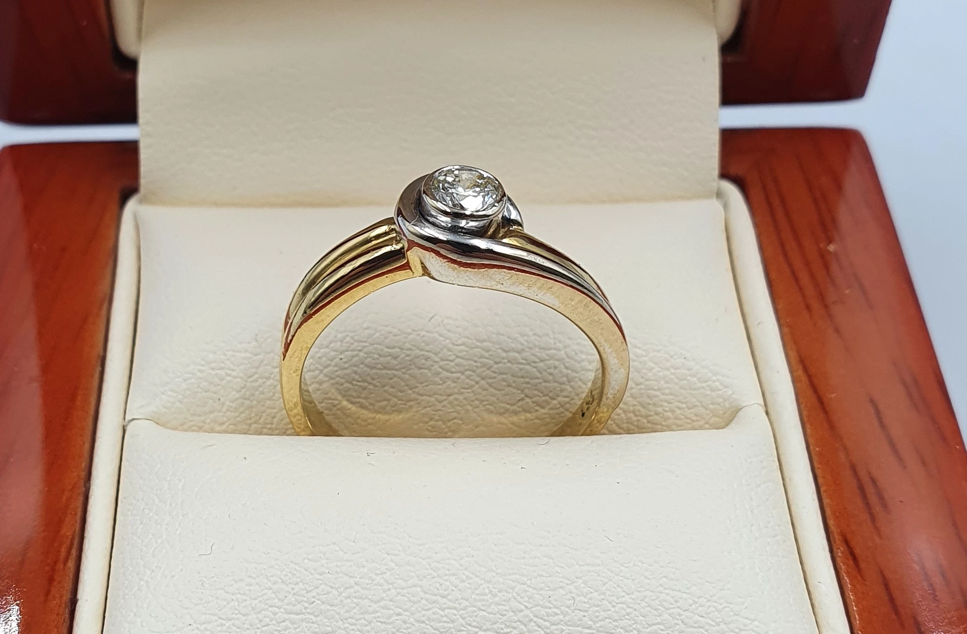 zloty-pierscionek-z-brylantem-p750-452-gr-ean-gtin-5906230326529