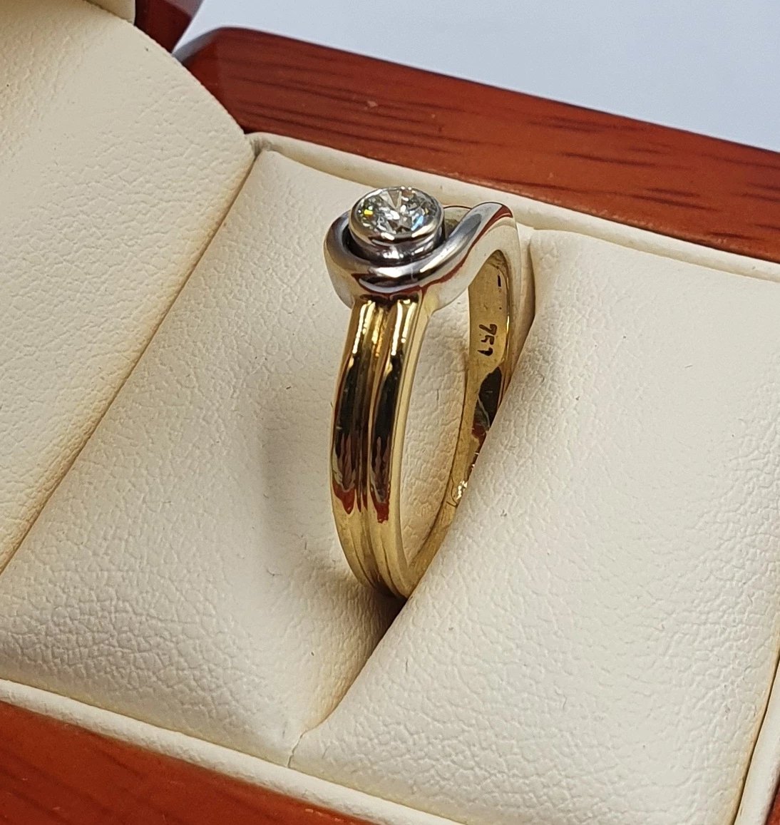 zloty-pierscionek-z-brylantem-p750-452-gr-material-15835-2