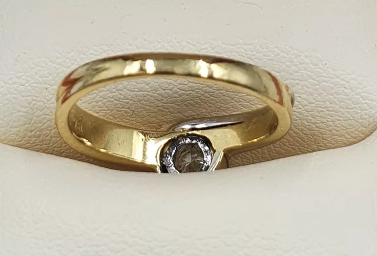 zloty-pierscionek-z-brylantem-p750-452-gr-waga-452