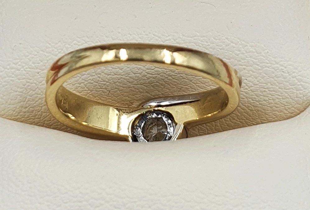 zloty-pierscionek-z-brylantem-p750-452-gr-waga-452