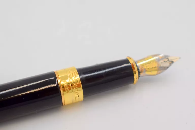 PIÓRO S.T. DUPONT PARIS 750 18K M LINE D