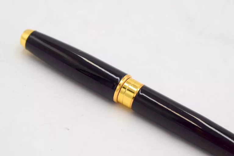PIÓRO S.T. DUPONT PARIS 750 18K M LINE D