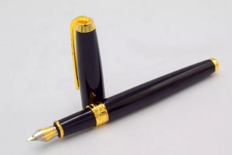 PIÓRO S.T. DUPONT PARIS 750 18K M LINE D