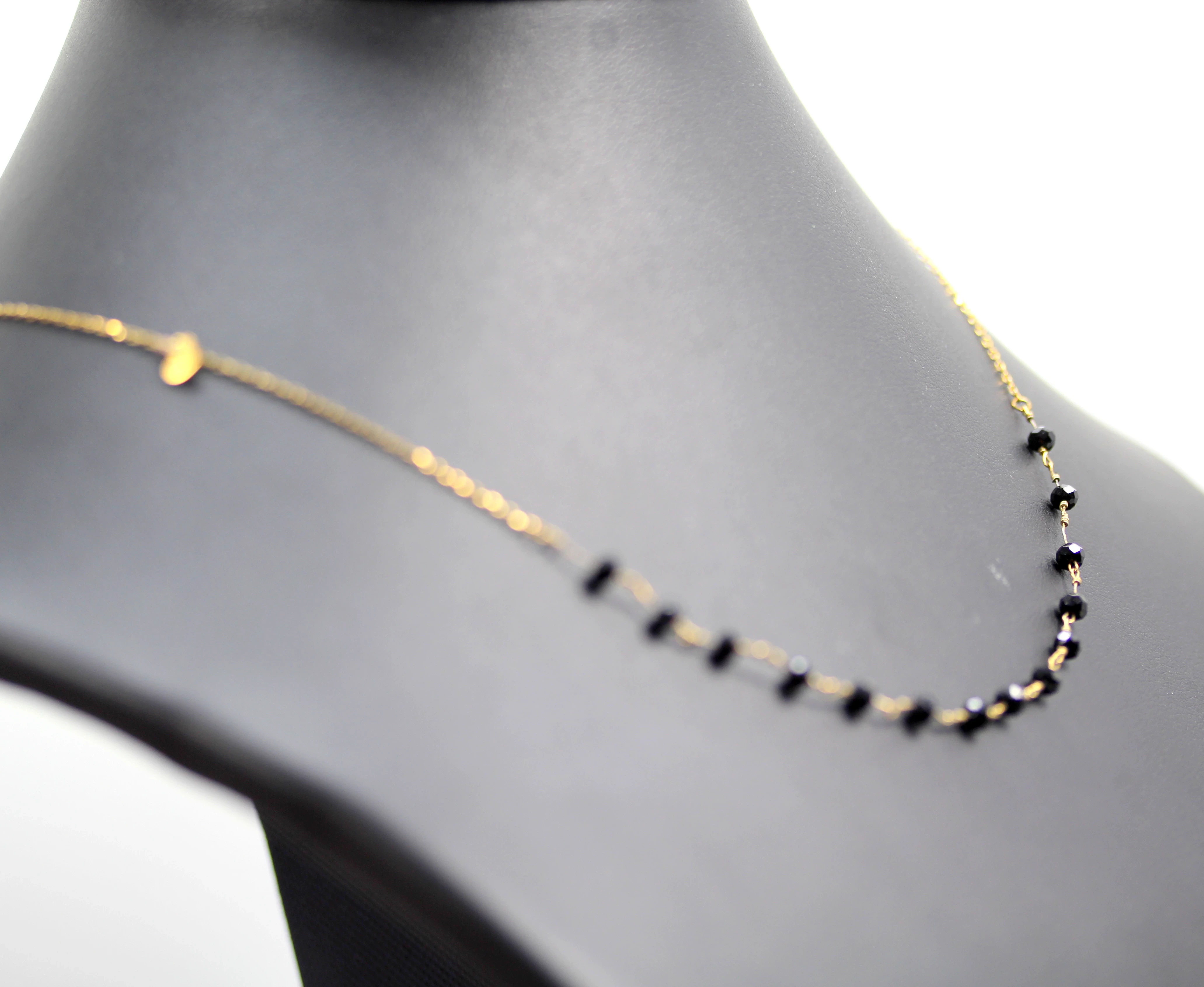 zloty-lancuszek-z-czarnymi-kamieniami-48cm-p585-marka-inna-marka