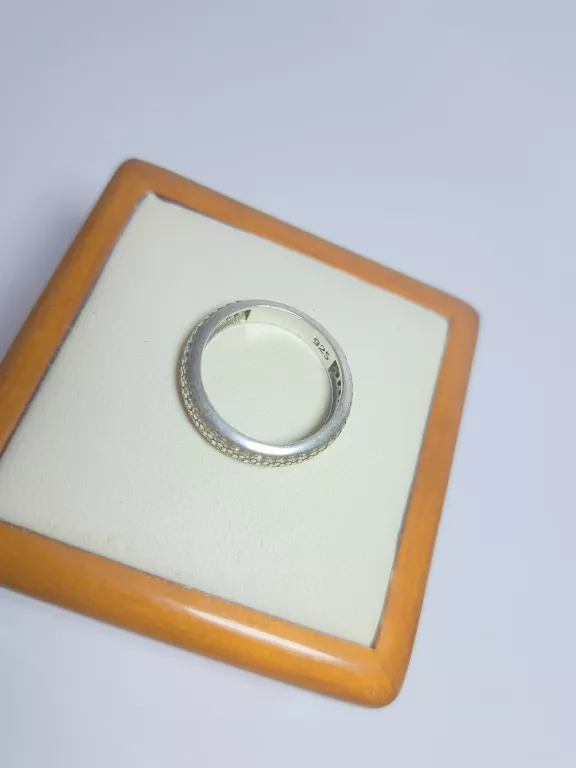 piekny-srebrny-pierscionek-p925-263g-stan-uzywany