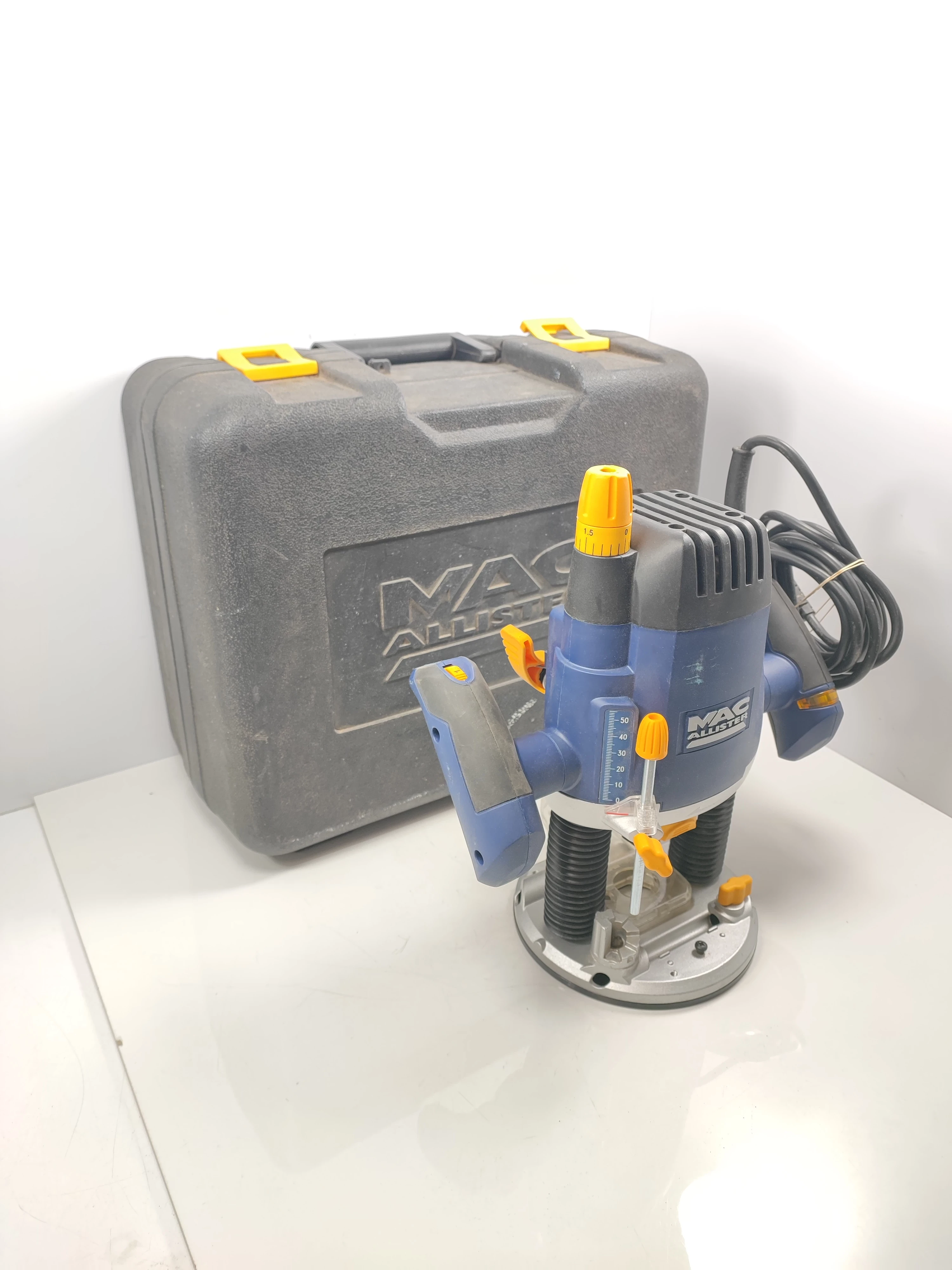 frezarka-macallister-mro-1500w-walizka-stan-uzywany