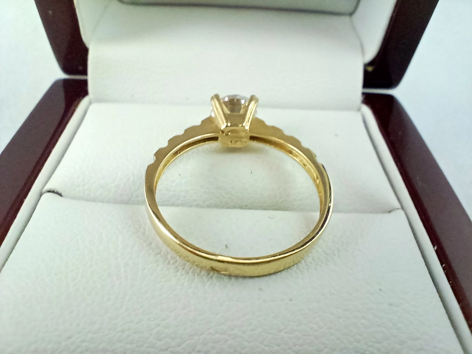 zloty-pierscionek-222gr-585pr-kamien-17088-128