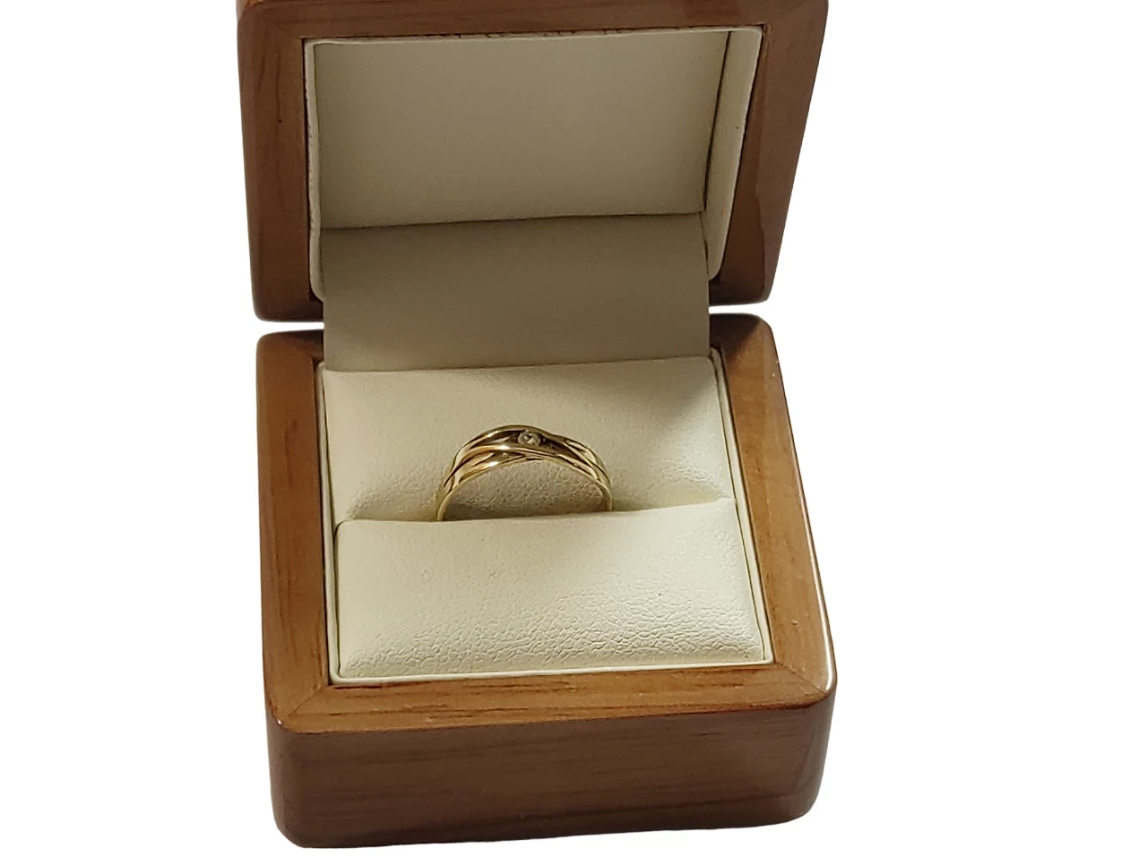 zloty-pierscionek-z-brylantem-333-138g-r-105-nowosielska-40i-bialystok-sj