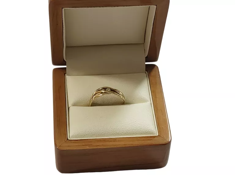 zloty-pierscionek-z-brylantem-333-138g-r-105-nowosielska-40i-bialystok-sj