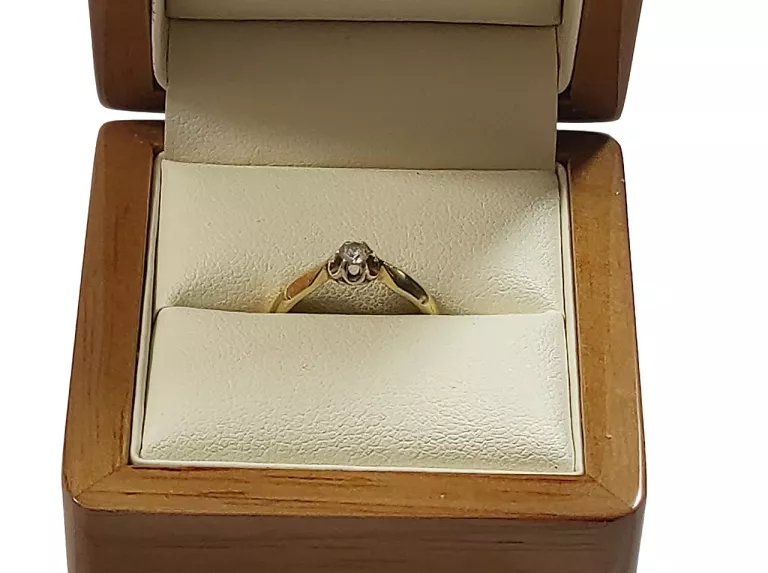 zloty-pierscionek-z-cyrkonia-585-166g-r-10-rozmiarsrednica-wew-mm-372-10