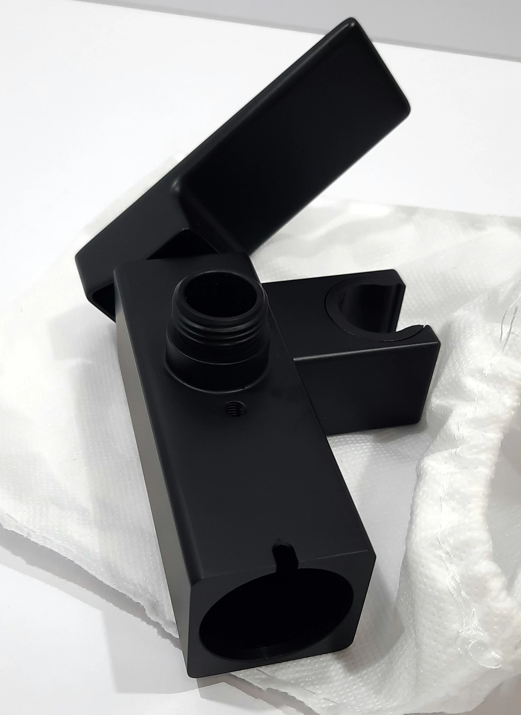 zestaw-podtynkowy-bidetowy-omnires-alton-czarny-marka-omnires